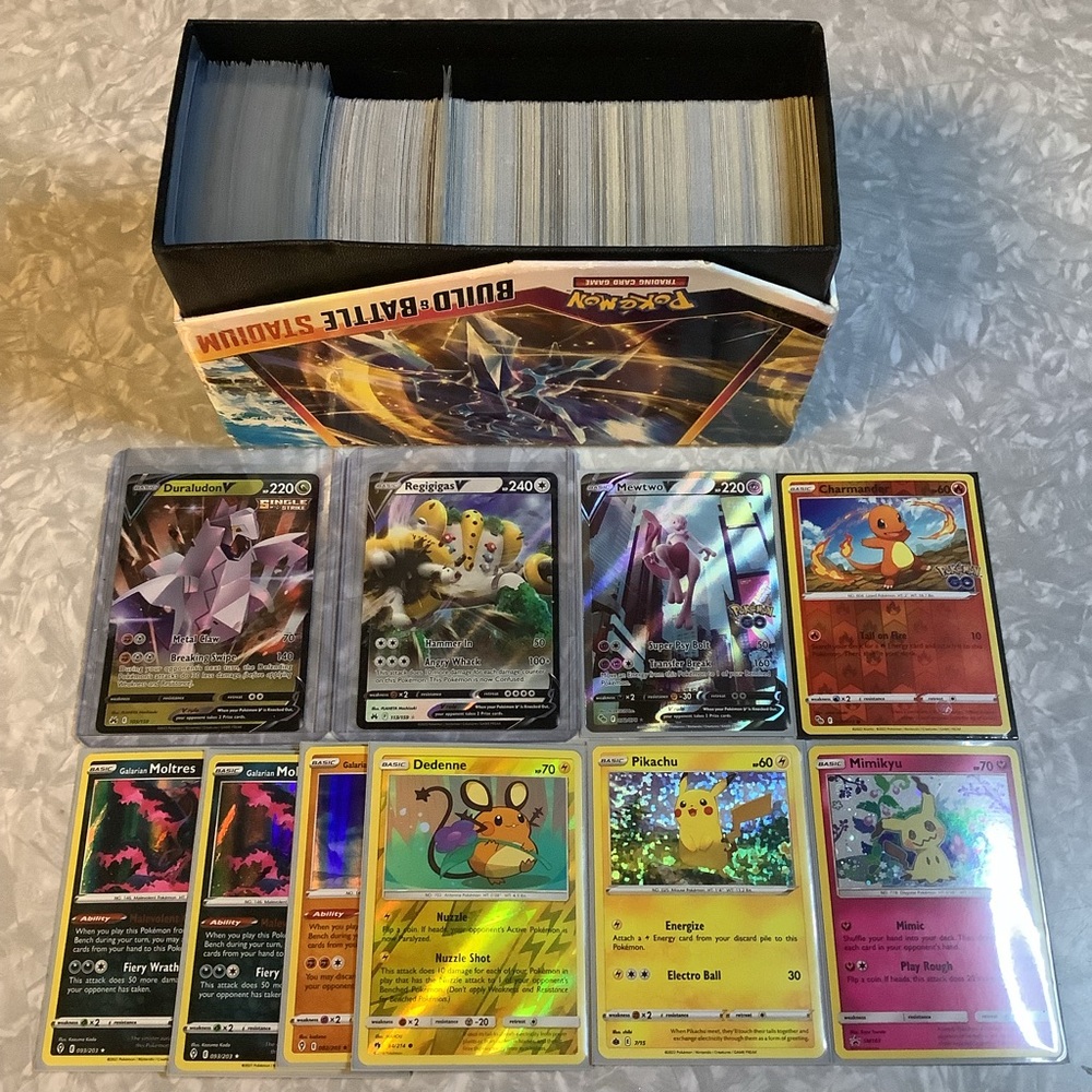 600 Assorted Pokémon Sword & Shield Trading Cards w/ 200 Holo/Reverse Holo